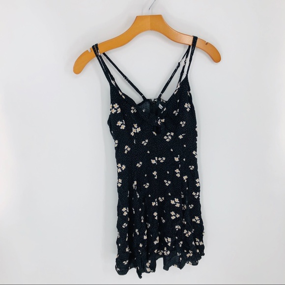 American Eagles Outfitters Daisy Strappy Dress - Picture 7 of 13